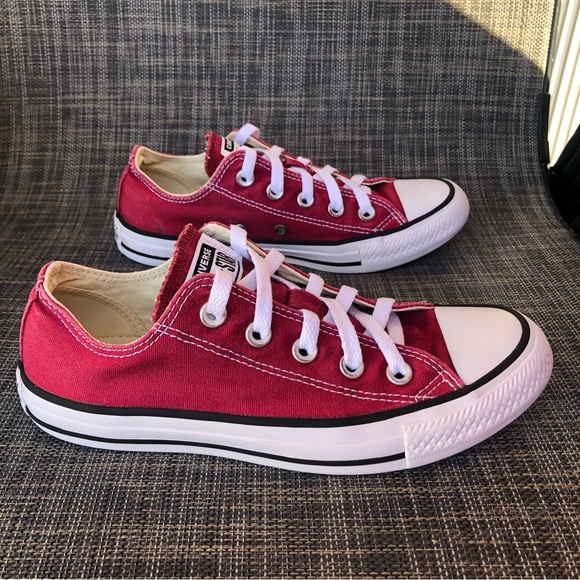 Converse Shoes - Converse Chuck Taylor All Star unisex women’s size: 6 men’s size: 4